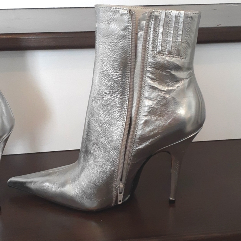 @ Jeffrey Campbell Vedette Silver Pointed Booties - Picture 6 of 12